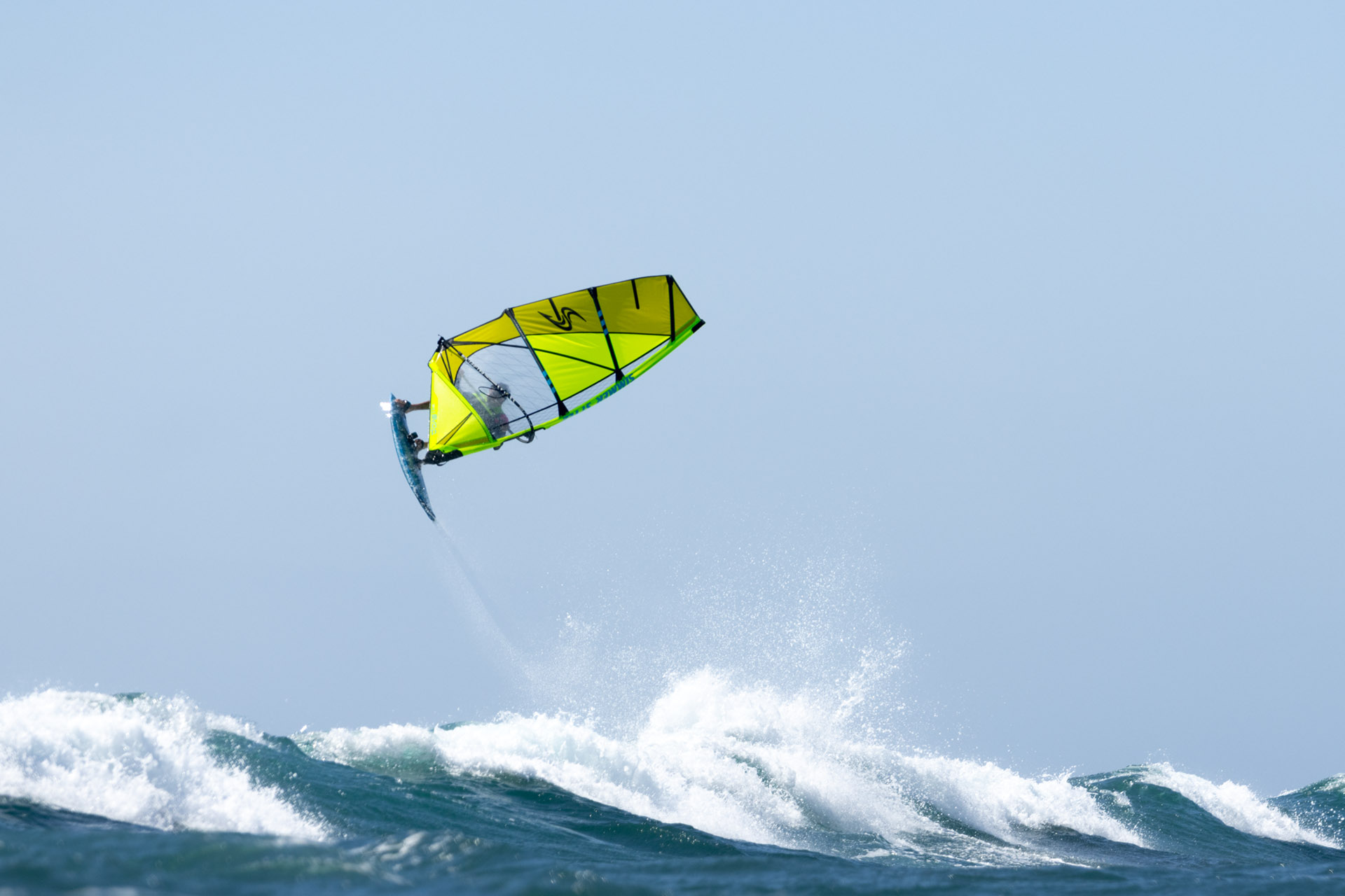 2027:28 Evoq Action Marc 1 web